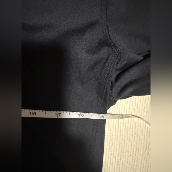 Rorie Whelan Golf Black Quarter-Zip Pullover with Clean Design - Picture 4 of 6